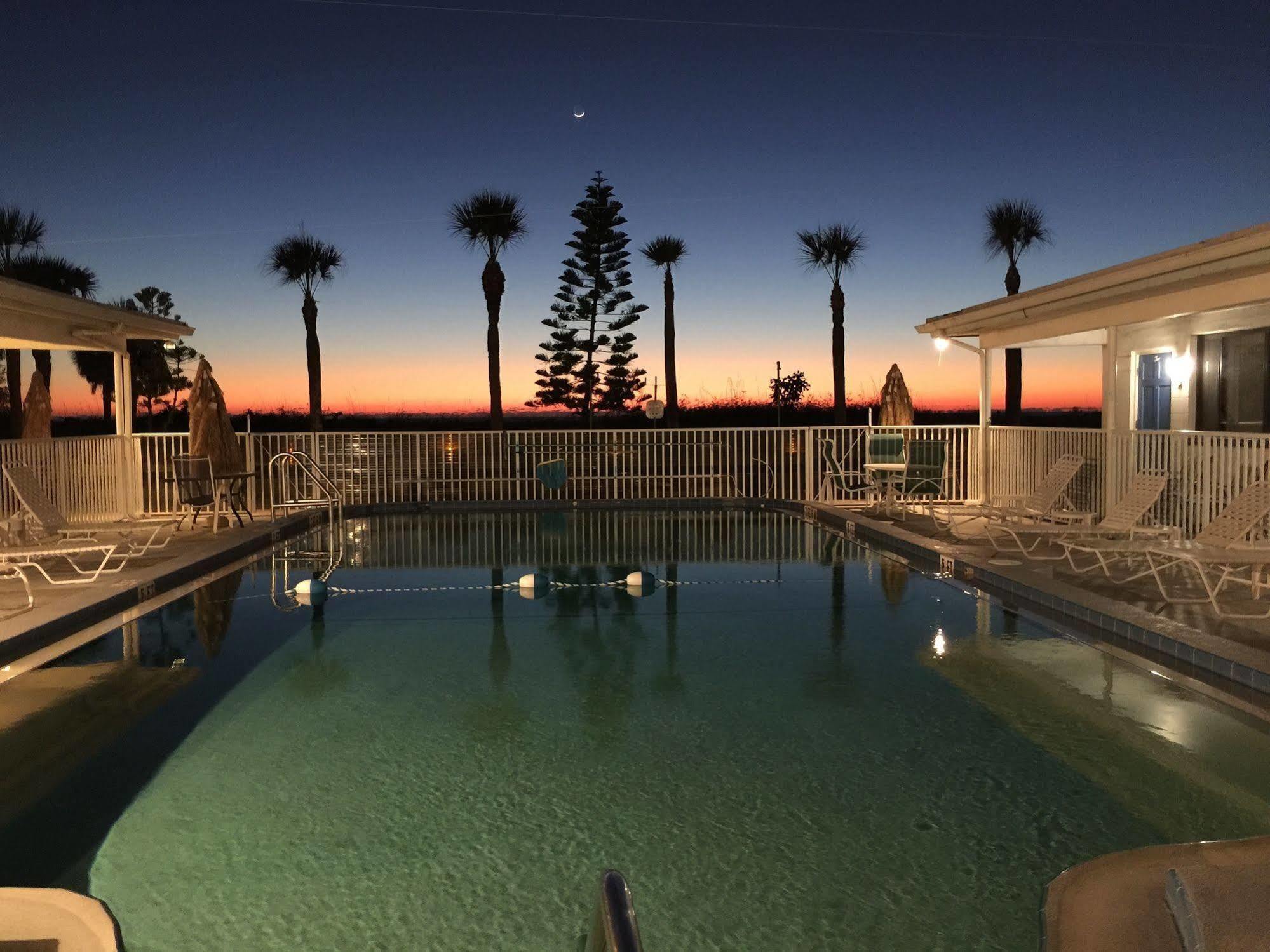 Ibeach Resort Treasure Island Exterior photo