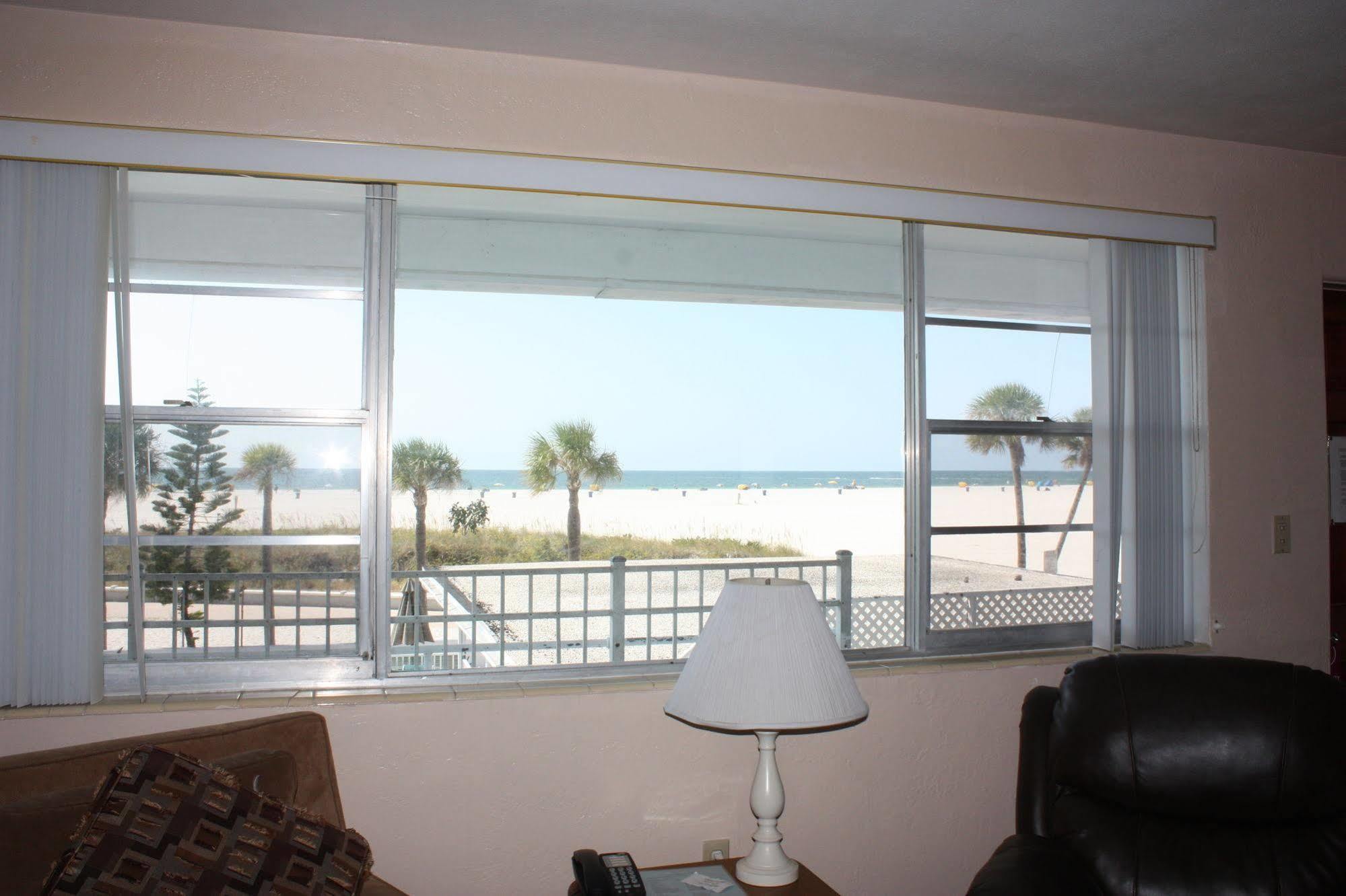 Ibeach Resort Treasure Island Exterior photo
